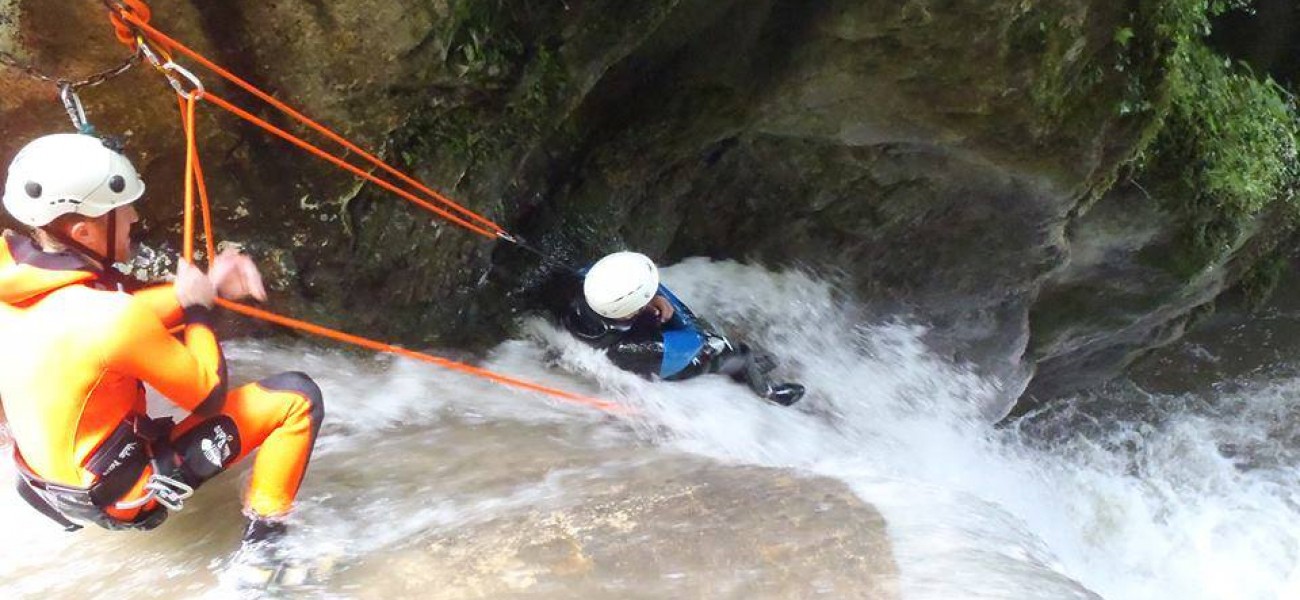 Descente en Rappel d'une cascade en Savoie